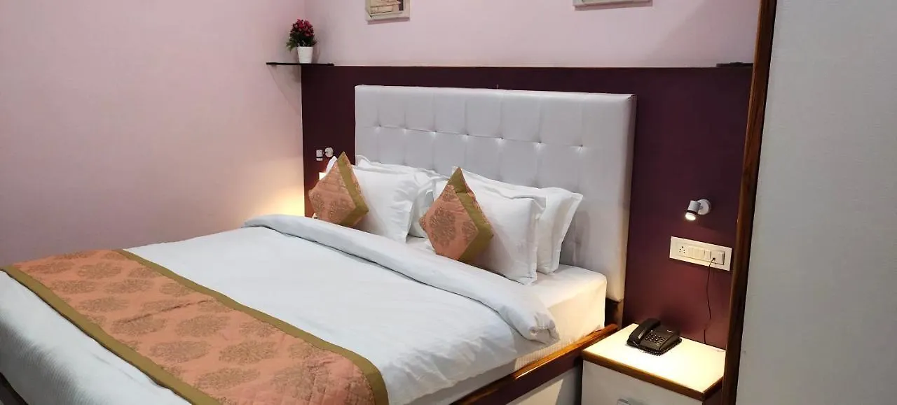 Collection O Hotel Sandal Inn Udaipur 3*,  India